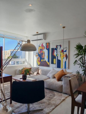 Modern, secure 3 bedroom appartment with sea view!